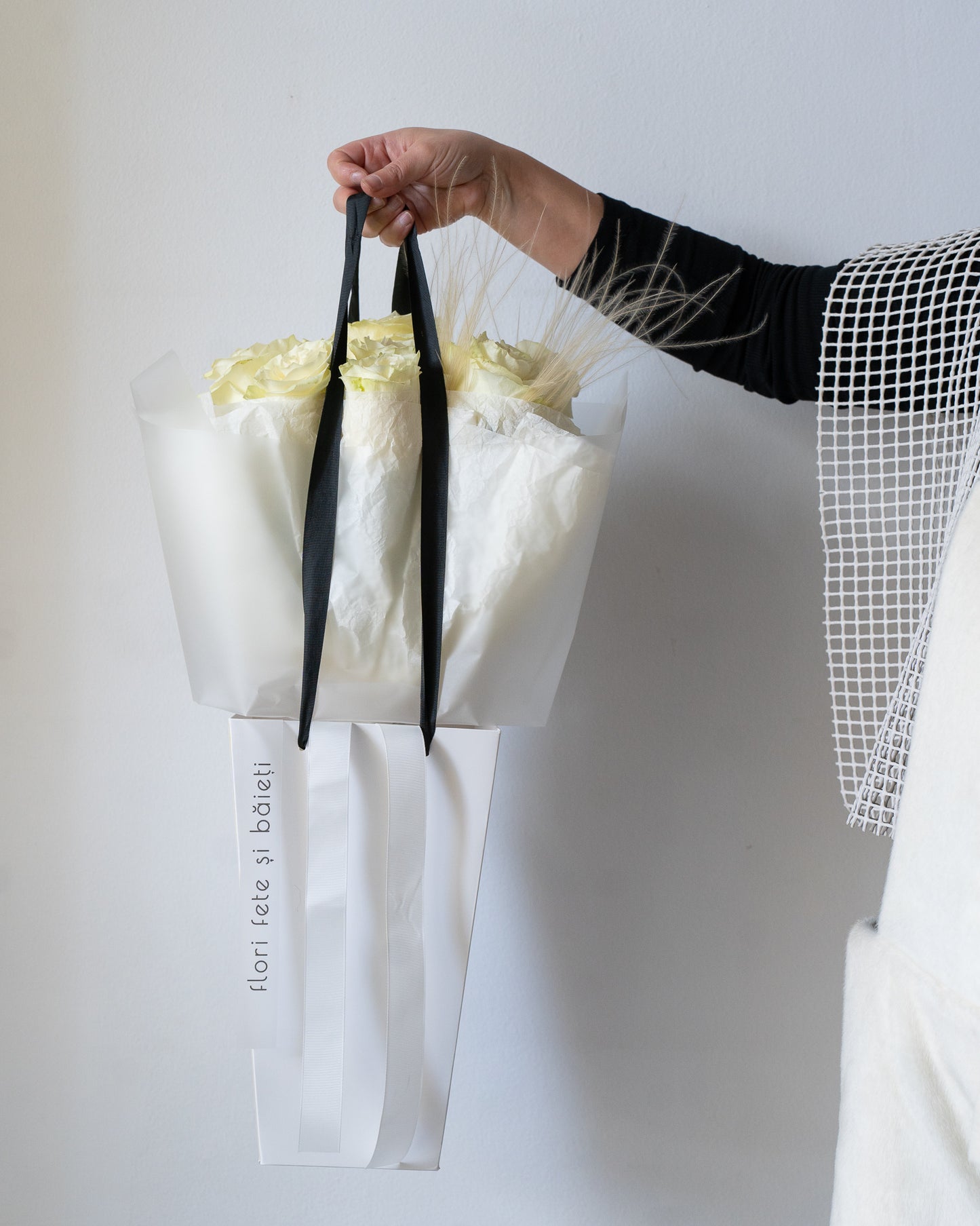 Buchet "La film" cu 13 Trandafiri albi