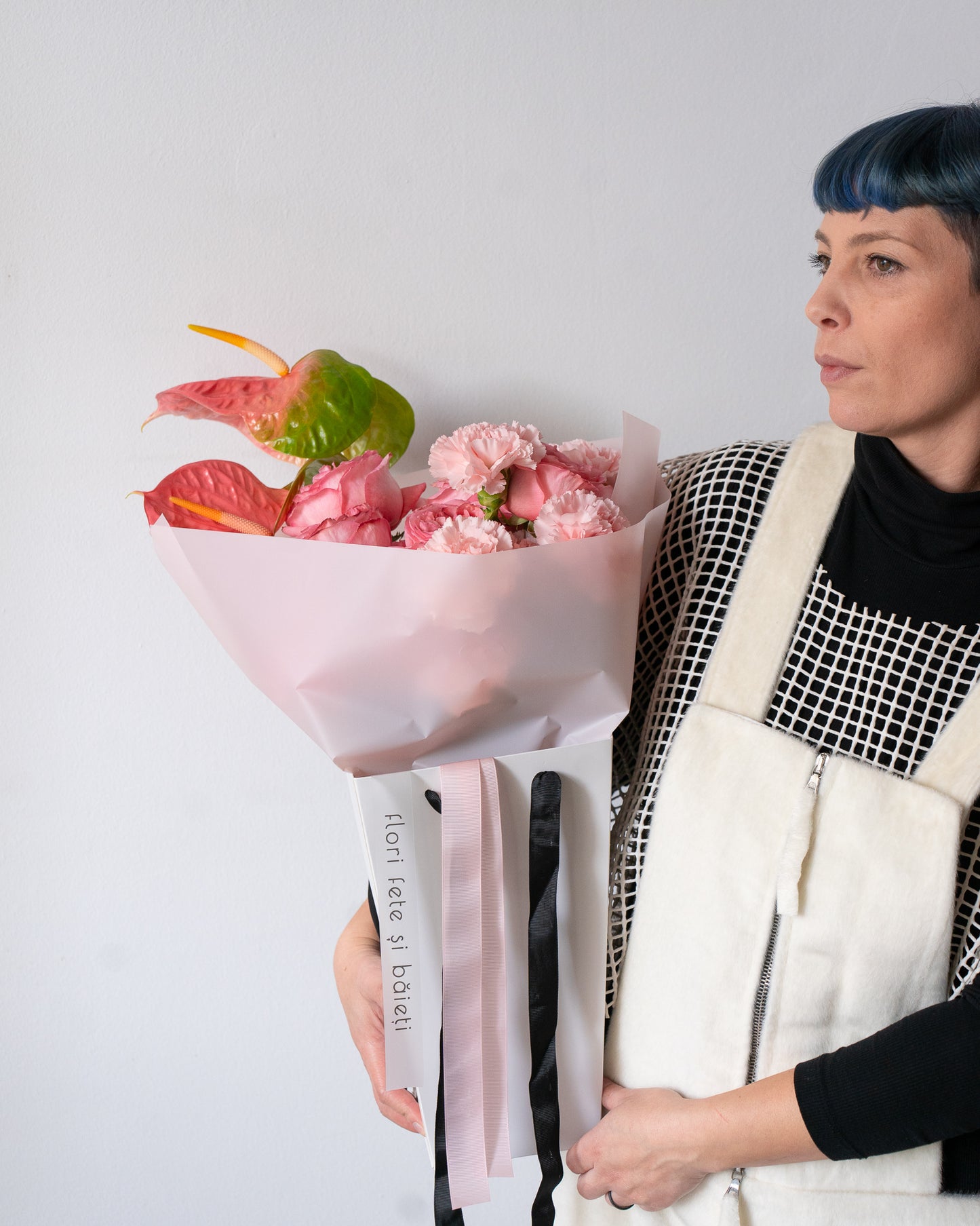 Buchet roz cu Anthurium și Trandafiri