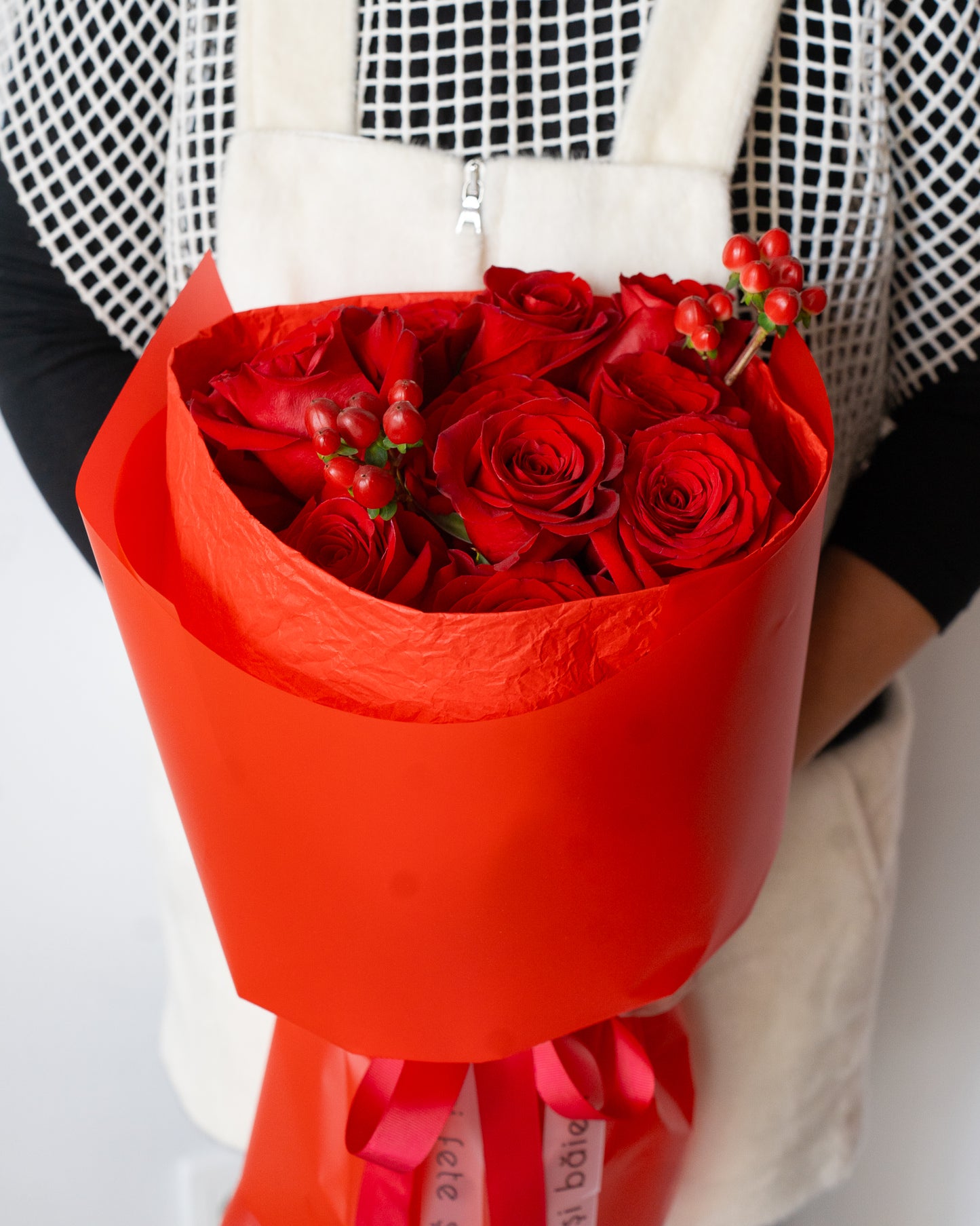 Buchet "La film" cu 13 Trandafiri roșii