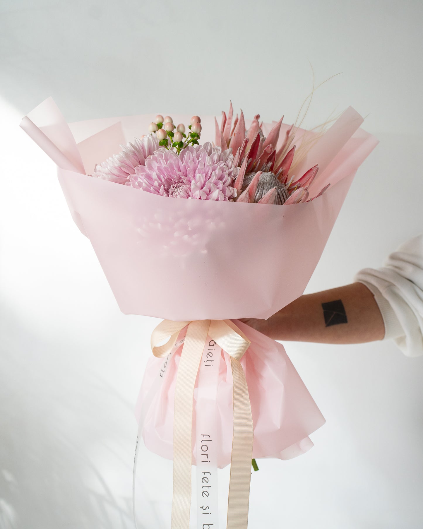 Buchet roz cu Protea