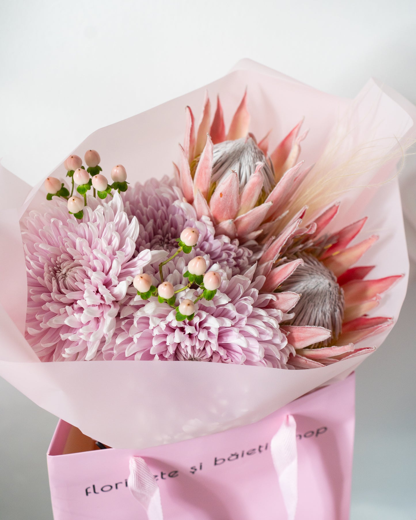 Buchet roz cu Protea