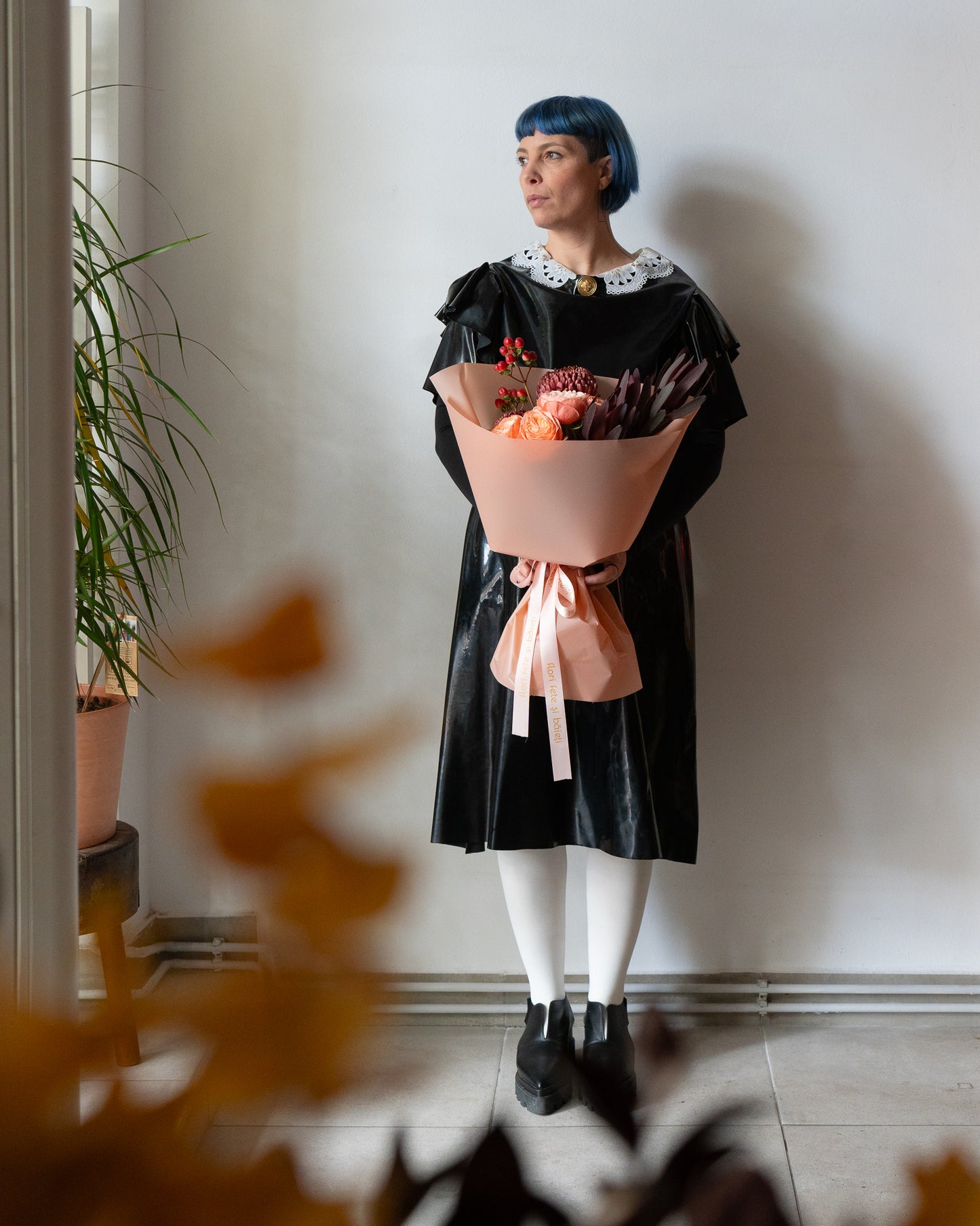 Buchet cu Trandafiri și Leucadendron