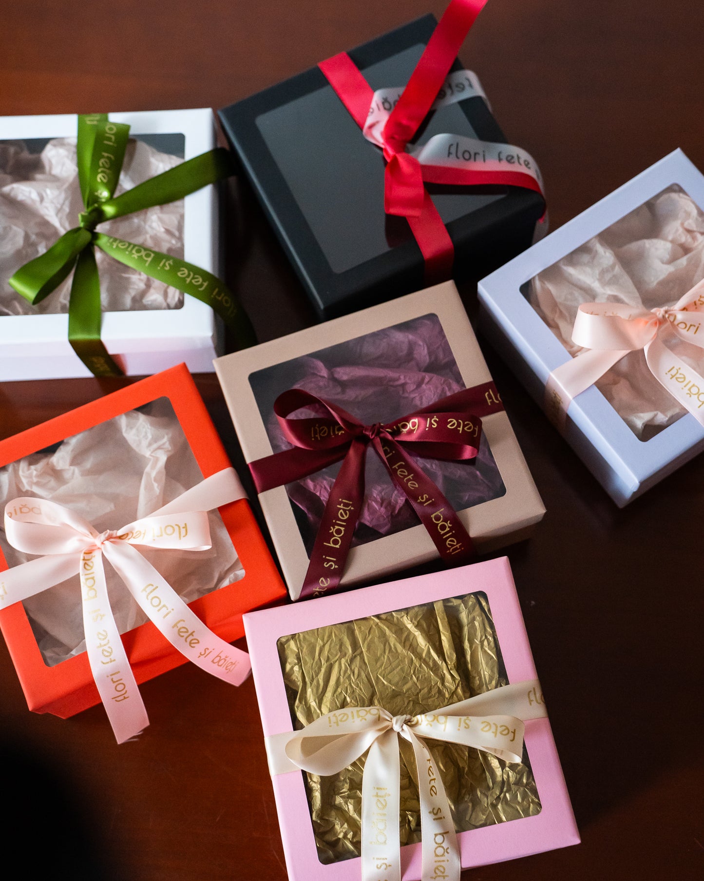 Coroniță de Crăciun DIY - cutie diferite culori